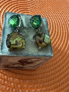 Anne Klein Vtg drop green earrings